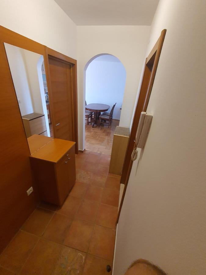 Oksana Apartment Подгорица Екстериор снимка